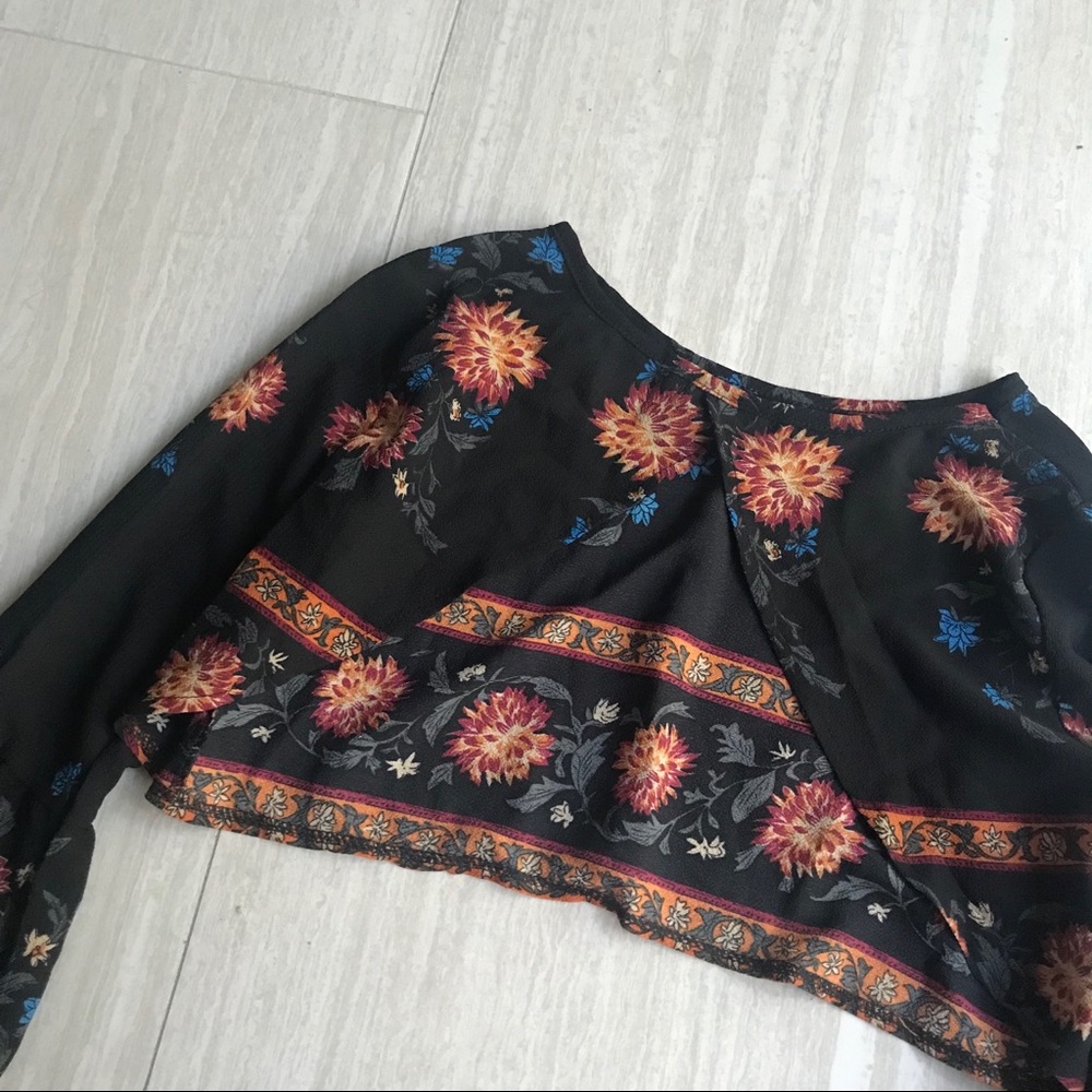 Bell Sleeve Floral Two Piece Set - Picture 4 of 4
